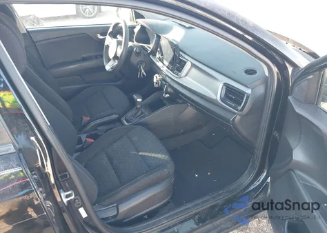 2021 Kia Rio Lx z USA, uszkodzony, nr VIN 3KPA24AD2ME377384